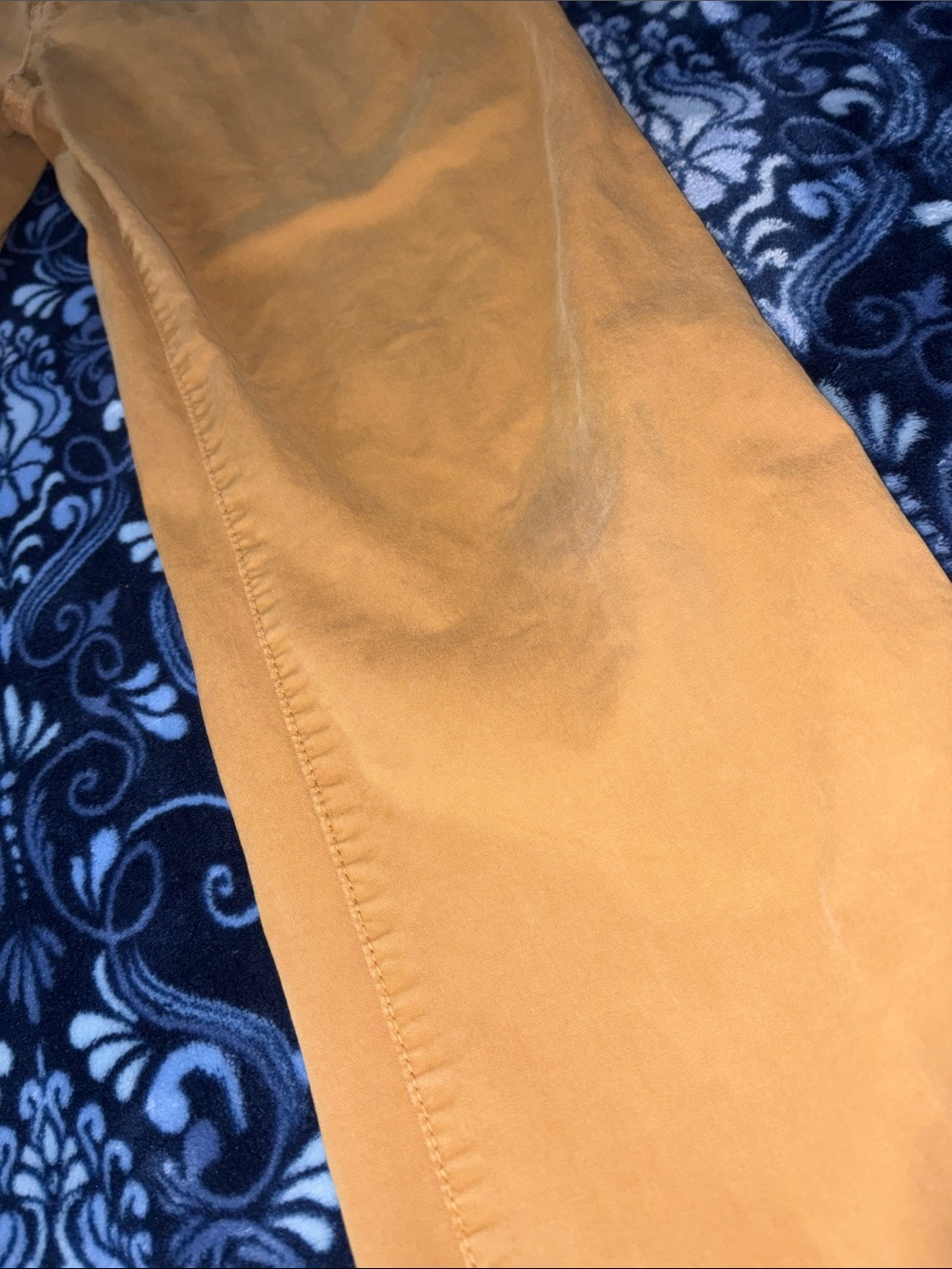 Men's Classic Chino Pants in Khaki Small Call out - Picture 3 of 12
